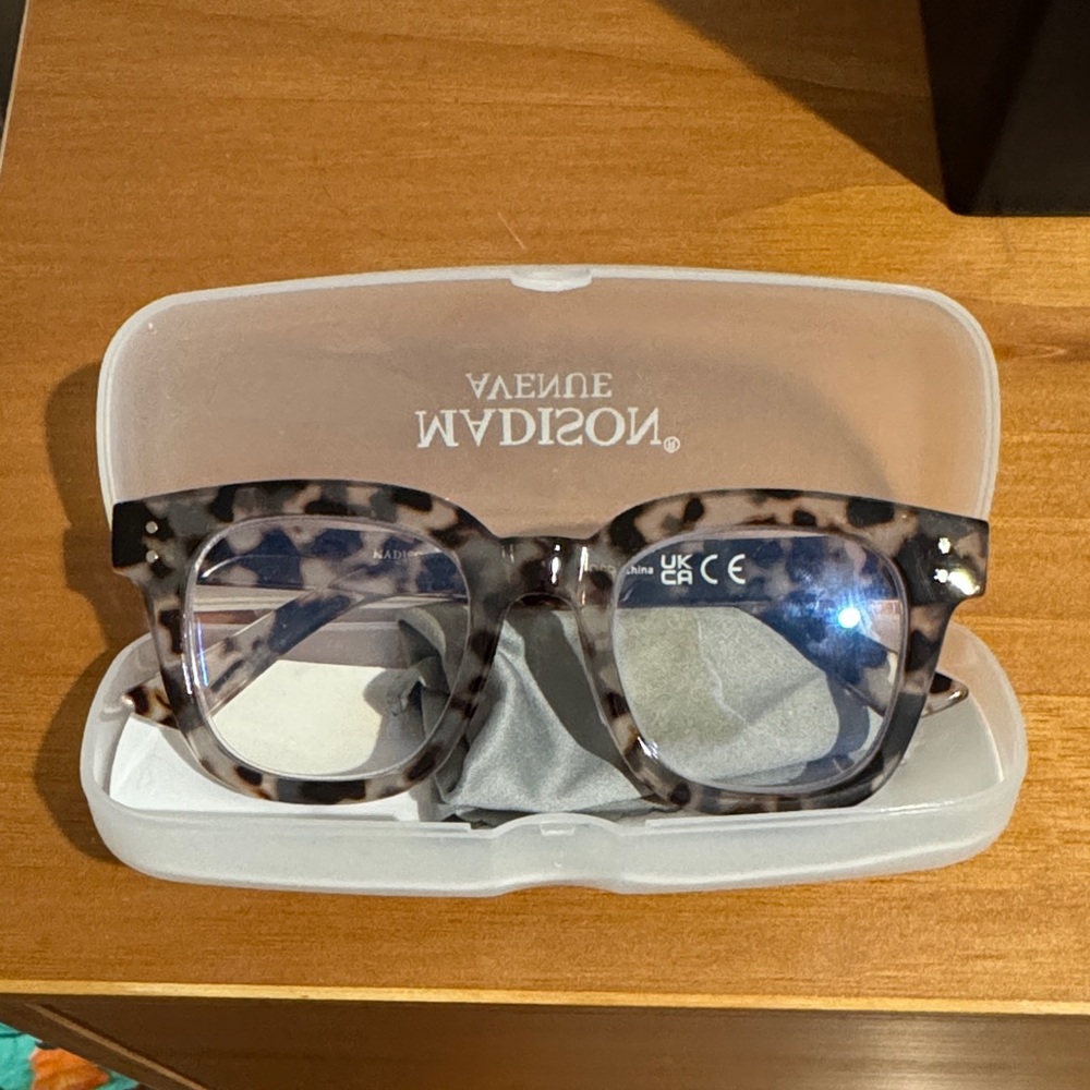 Madison Avenue Tortoiseshell Square blue light glasses *non prescription*